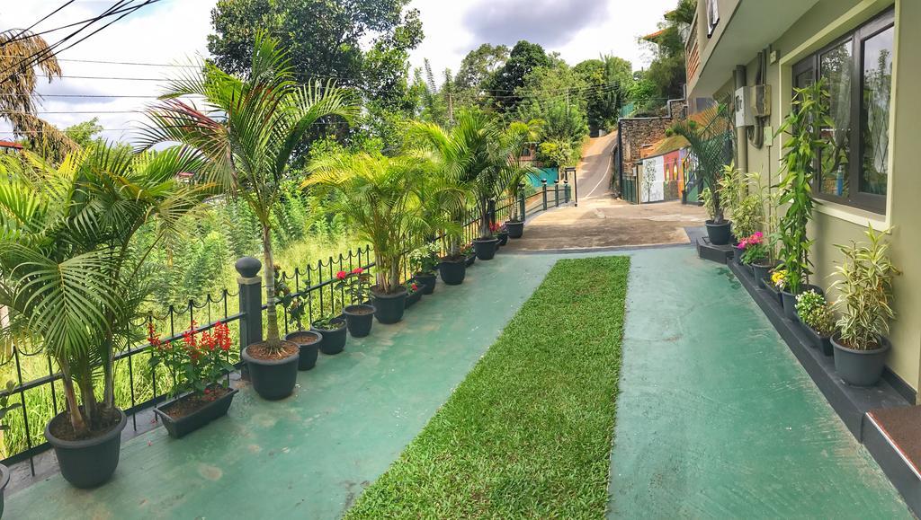 Yes Paradise Kandy Exterior photo